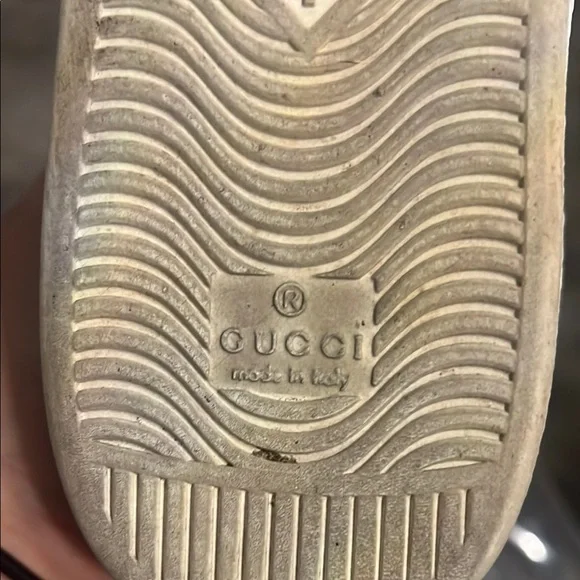 Gucci White Sneakers with Red and Green Accents - Picture 6 of 8